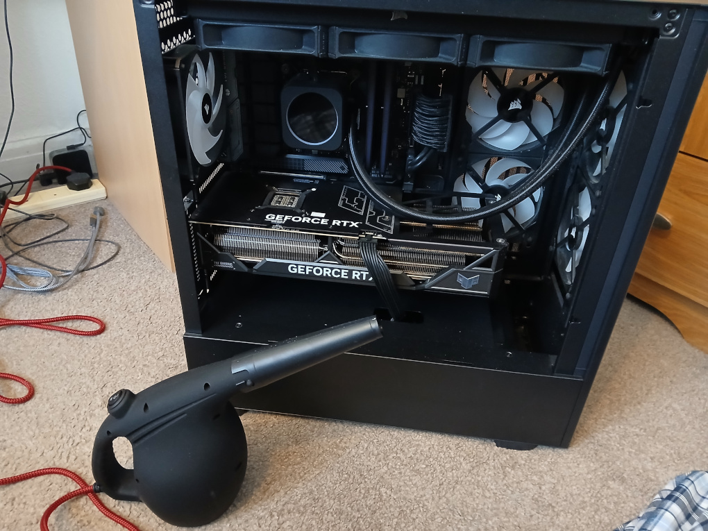 PC CompuCleaner electric airduster